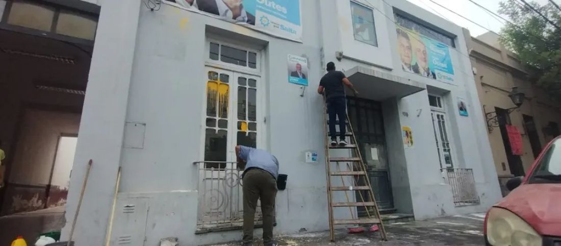 La Libertad Avanza contra la Democracia: La sede del PJ en Salta amaneció vandalizada