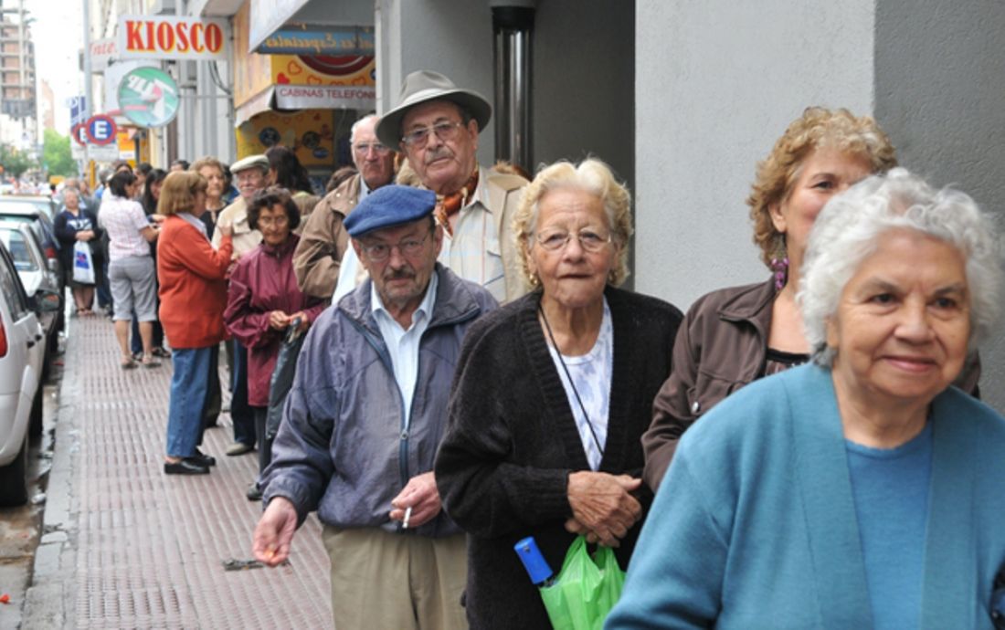 ''Milei propone el recorte más grande en jubilaciones y pensiones'': ¿Volverían las AFJP?