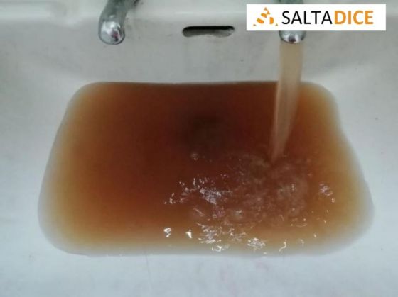 Parece chiste: El Ente Regulador de Servicios Públicos recibió una medalla de oro