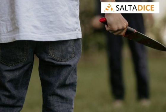 Güemes: caminaba por la peatonal y lo apuñalaron en el pecho
