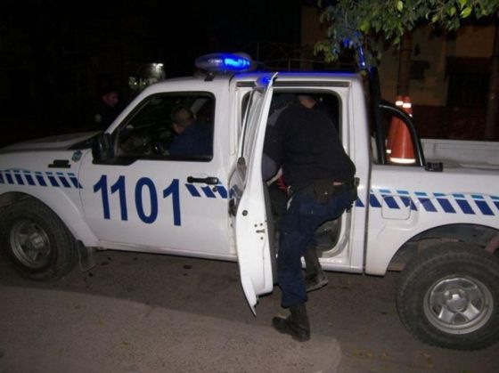 Un policía disparó al aire para amenazar a su pareja