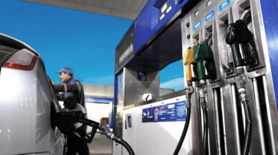 El Gobierno y las petroleras acordaron un aumento en combustibles del 4% mensual hasta agosto