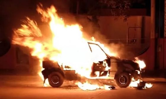 Le prendió fuego al auto de su ex pareja porque no le daba plata