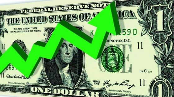 Massa intervino con reservas para frenar la suba del dólar y viajará una delegación para un nuevo acuerdo con el FMI