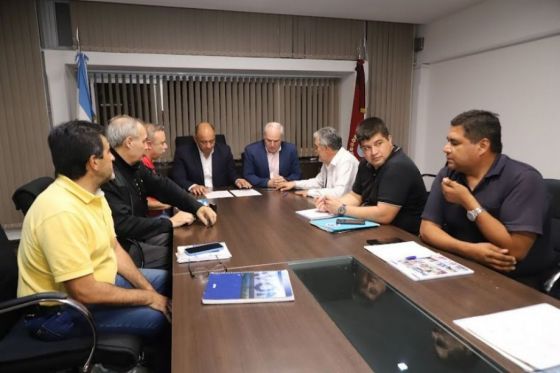 El gobierno acordó un aumento salarial con gremios docentes, sin la participación de los autoconvocados