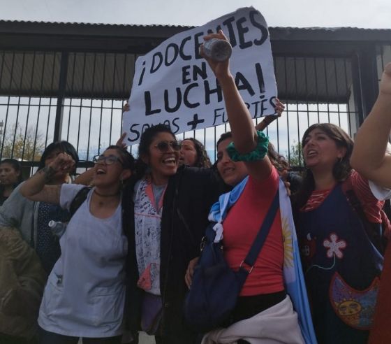 Docentes festejan la liberación de sus compañeros en Ciudad Judicial