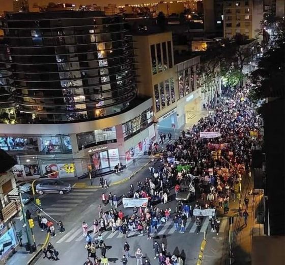 La marcha en apoyo a docentes ocupó el centro salteño