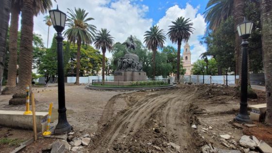 Para los salteños, la Plaza 9 de Julio tiene ''mal aspecto y trabajos demorados''