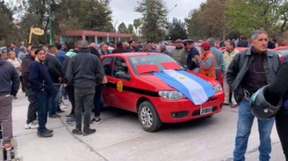 Buscan desterrar UBER con una app para taxis y remises