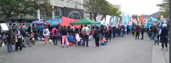 Mujeres manteras: dos menores, una embarazada, son liberadas luego de dos días. El resto sigue en prisión