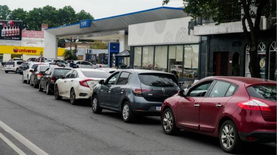 Falta de combustibles: "Con el desabastecimiento, las petroleras presionan por aumentos"