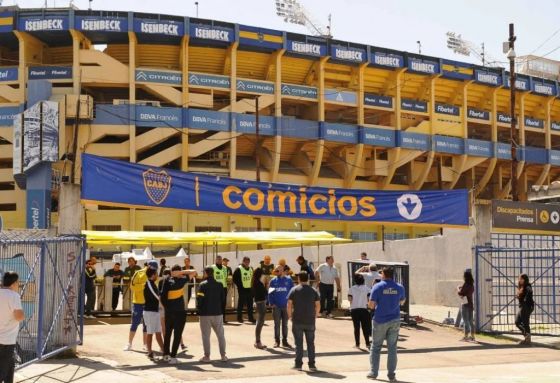 ''Macri, yo te voto si dejas de ser Macri'' hinchas se oponen a la posibilidad de privatización del club