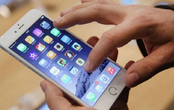 La libertad avanza: empresas podrán cobrarte lo que quieran por el abono de celular e internet