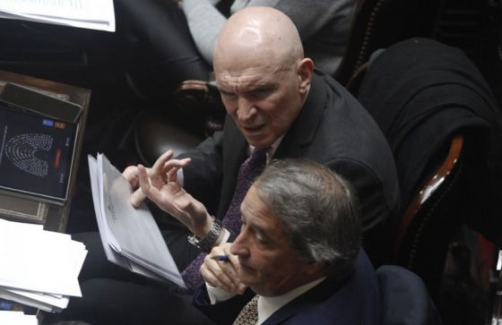 Dura derrota de Milei: Radicales y peronistas aprobaron el aumento a jubilados y quedaron al filo de los dos tercios