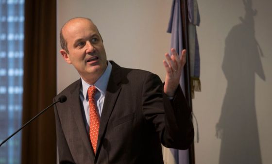 Motosierra por decreto: Federico Sturzenegger prepara el cierre de decenas de organismos públicos