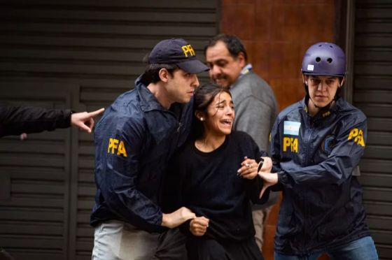 Imagen de la represión durante el tratamiento de la Ley Bases