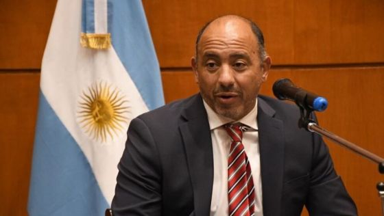 El gobierno va al choque: convocó a paritarias y excluye a los autoconvocados