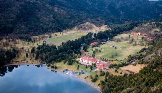 La mansión del británico que controla el acceso a Lago Escondido