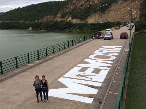 "Memoria": ahora un mural recuerda a los desaparecidos en el Dique Cabra Corral