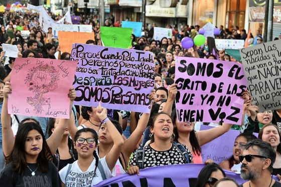 Interrogatorio ilegal de la policía a participante del 8M, denuncian acoso y persecución