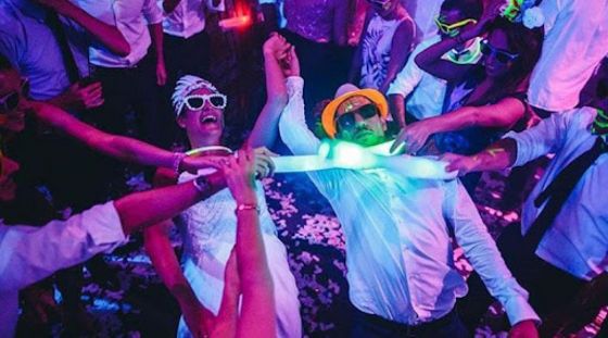 Vuelven las fiestas en salones de eventos pero sólo podrán asistir las personas vacunadas