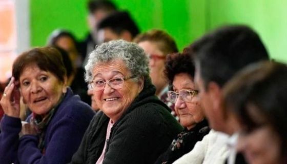Anunciaron aumentos: la jubilación mínima superará los 50 mil pesos y se pagará un bono de 7 mil por 3 meses