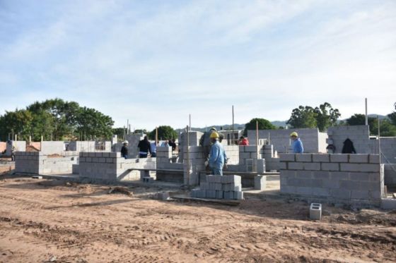 Tartagal: se construyen 300 viviendas y se inauguró un pozo de agua para más de 600 familias